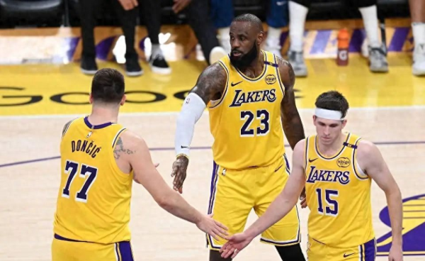 Xin chúc mừng James! Đội hình 15 người của Lakers được phát hành, Hays Returns và Pelinka tích cực t