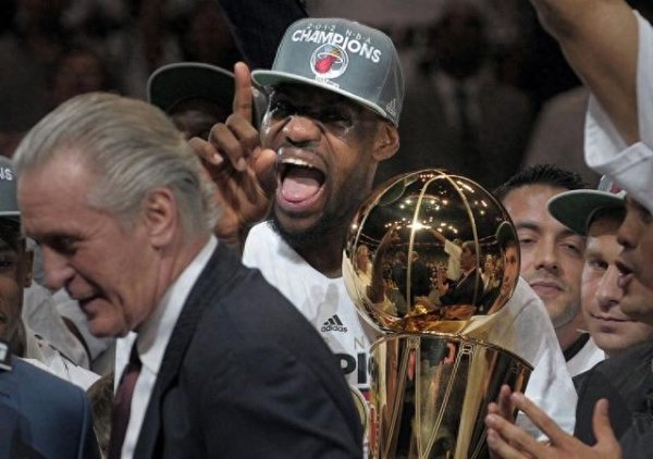 Da Van bảo vệ James: Tại sao anh ta luôn bị chỉ trích? Chỉ vì anh ấy muốn so sánh với Jordan?