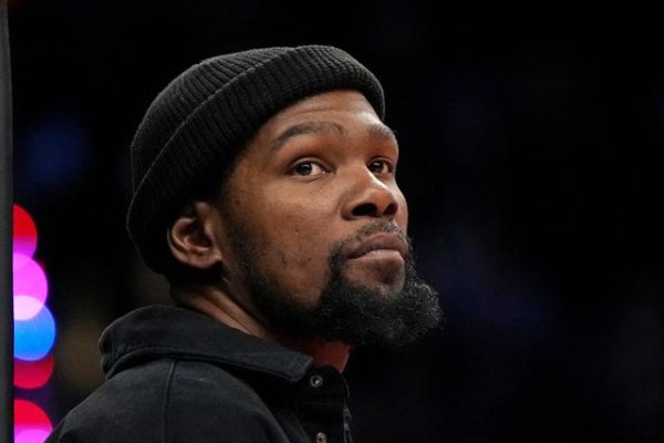 Triệu phú vẫn quan tâm những gì cư dân mạng nói? KD: Bạn là cao quý và bạn không tốt bằng thế giới