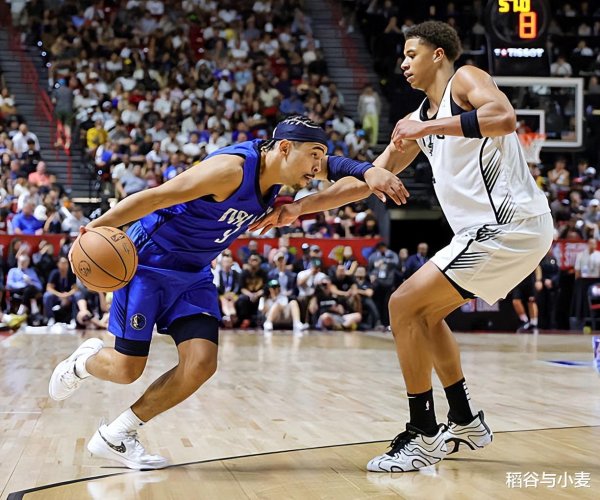 Hai trò chơi hoàn toàn khác nhau! Tân binh backcourt của Mavericks đã hoàn toàn bị đánh bại trước Sp