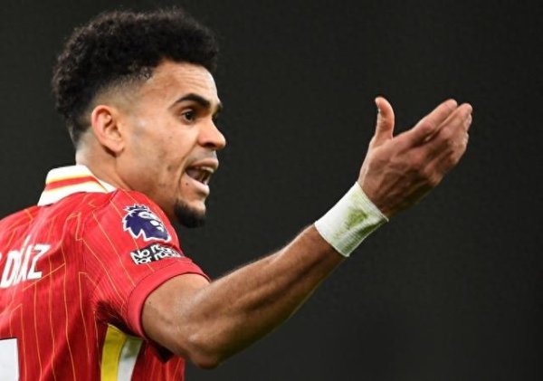 Phóng viên: Diaz sẽ nộp đơn chuyển nhượng trong vòng vài ngày và Barcelona đang chờ anh ta gây áp lự