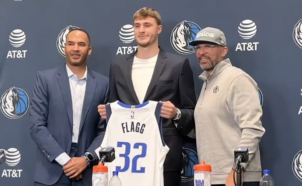 Hành trình của học giả hàng đầu Lang Xialian đã kết thúc, với 20+5 mỗi trận trong cả hai trận chiến,