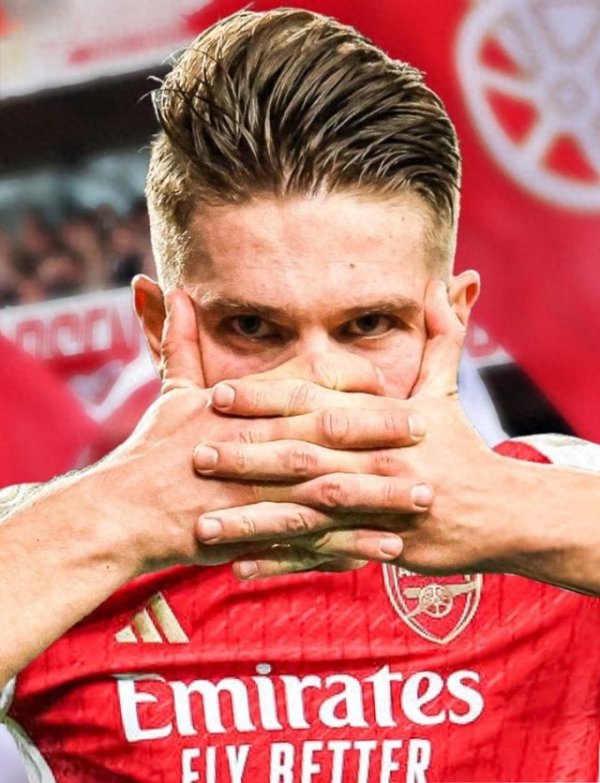 Sự tiết lộ về việc chuyển giao Zhekelais: người hâm mộ súng đã chờ đợi lần đầu tiên sau 20 năm. Đó l