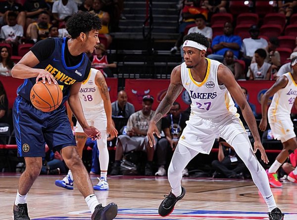 Hiệu suất của Lakers United Point Guard có thể giành được sự chấp thuận của ban quản lý?